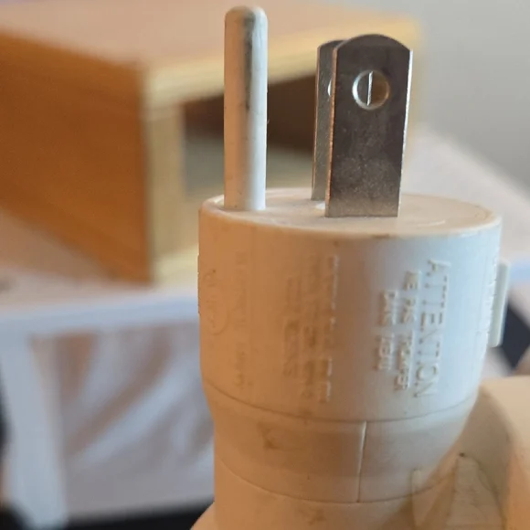 Geometric Patterned Night Light - Picture 6 of 7